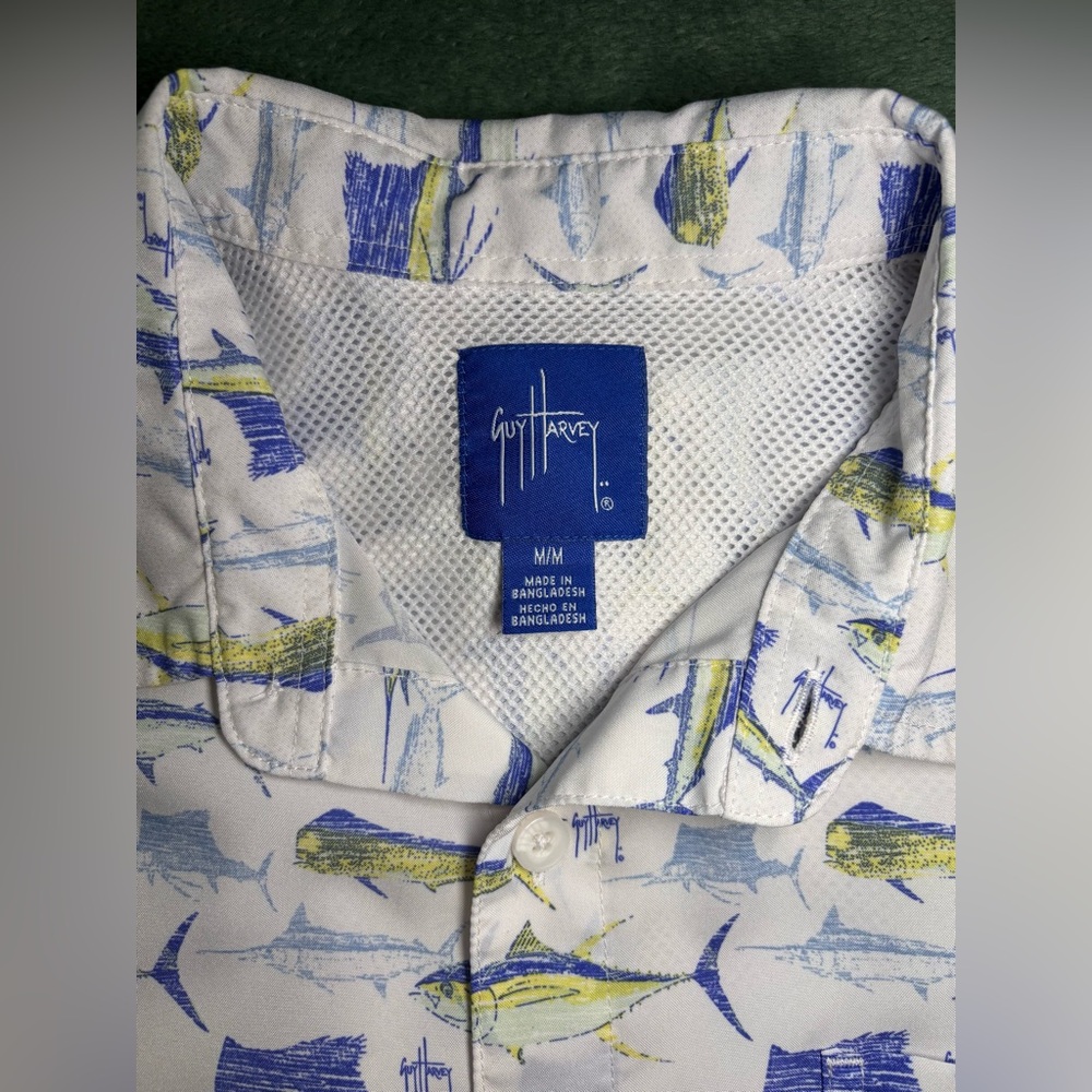 Guy Harvey White and Blue Casual Fish Print Shirt, Size: M. (5279) - Picture 4 of 8